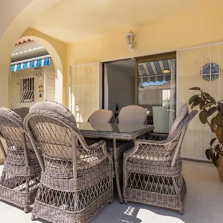 Charming One-floor With Private Pool In Balcones